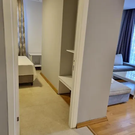 Apartment Taksim With Pool